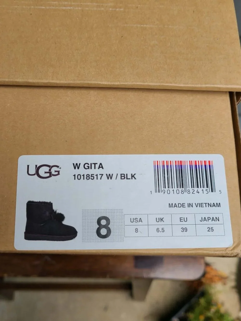 UGG Gita Black Suede Shearling Boots size 8 in Box